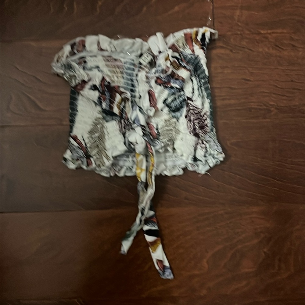 Floral no sleeve shirt